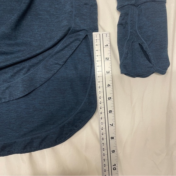 Athleta Navy Long Sleeve Top - Picture 5 of 7